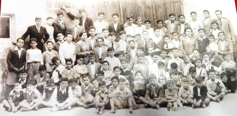 Agustín Jiménez Ramos hizo sus primeros estudios en el Colegio Lábor. En la foto de la época. Jiménez es el primero por la derecha (Foto TA)